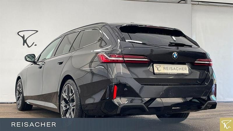Neu BMW 540 Sport Line 303 PS (222 kW) 2026 Grau Kombi