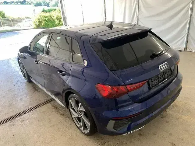 Gebraucht Audi A3 Ambiente 150 PS (110 kW) 2023 Navarrablau metallic Limousine