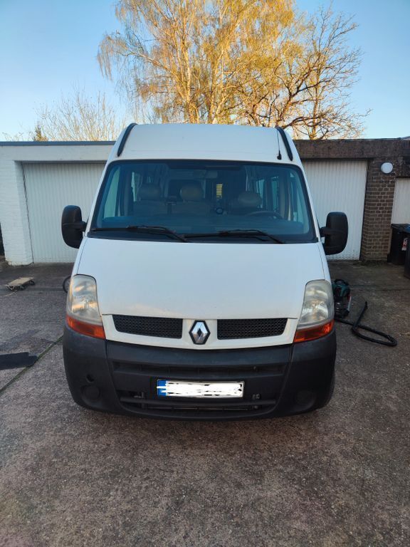 Weiß Gebraucht 2005 Renault Master Van | 9.000 € (Etwas zu teuer) - Bild 1/4