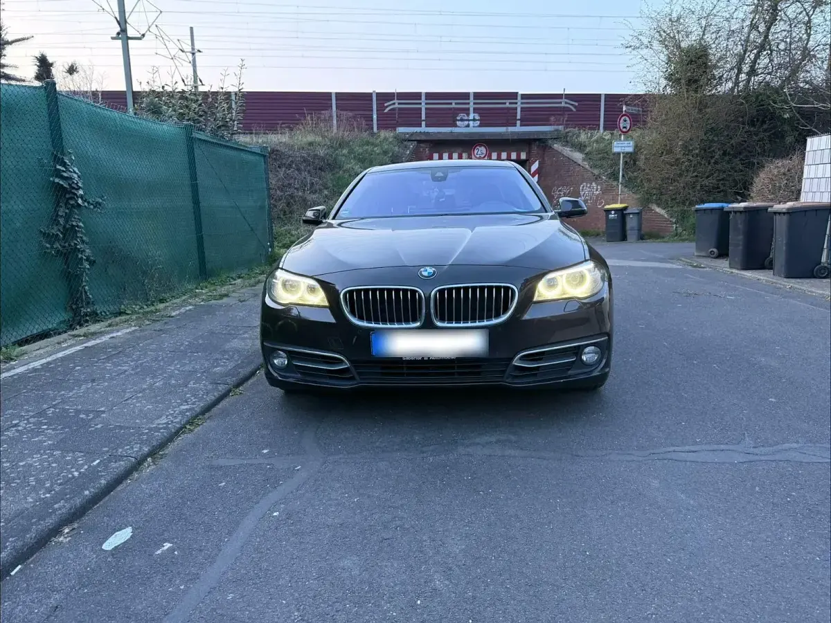 Gebraucht BMW 525 Luxury Line 218 PS (160 kW) 2014 Schwarz Limousine