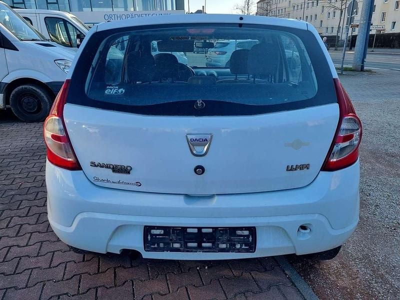 Gebraucht Dacia Sandero Basis 75 PS (55 kW) 2009 Gletscherweiss Kleinwagen