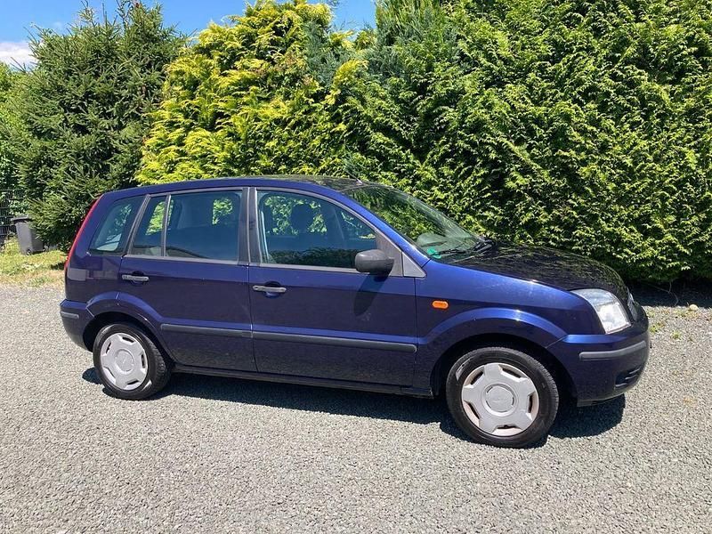 Blau Gebraucht 2002 Ford Fusion Trend Limousine | 2.200 € (Fairer Preis) - Bild 1/4