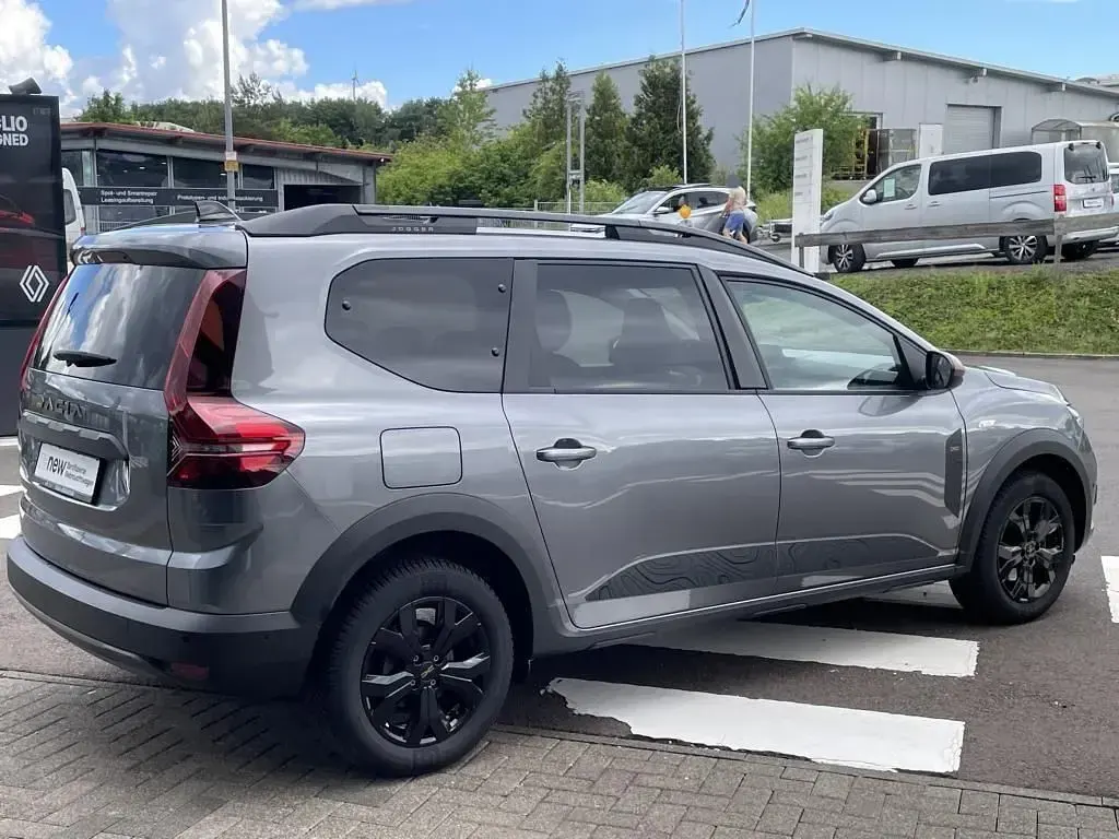 Gebraucht Dacia Jogger Extreme 110 PS (80 kW) 2024 Grau Van / Kleinbus