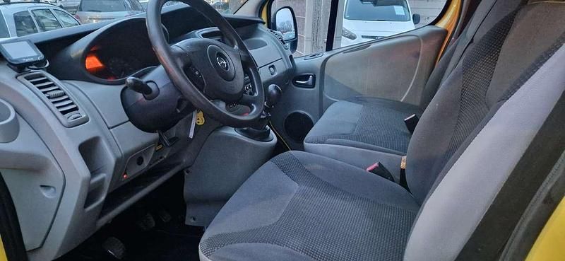 Gebraucht Opel Vivaro 90 PS (66 kW) 2011 Gelb Van / Kleinbus