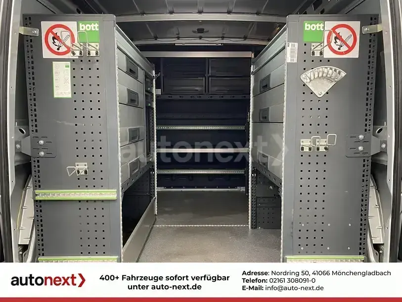 Używany Mercedes Sprinter 143 KM (105 kW) 2020 Srebrny Van