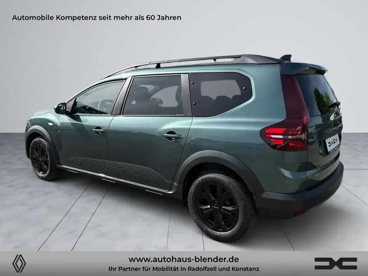 Neu Dacia Jogger Extreme 141 PS (103 kW) 2026 Zedergrün Van / Kleinbus