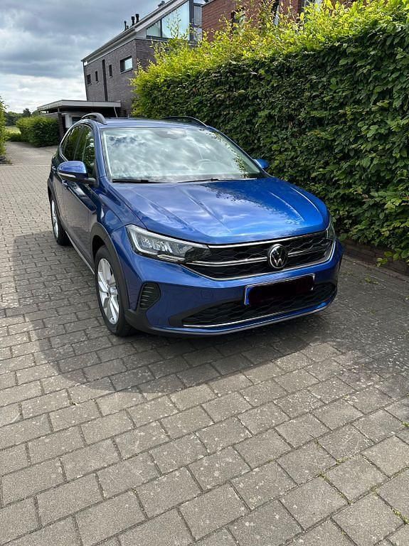 Blau Gebraucht 2024 VW Taigo Life SUV | 20.900 € (Guter Preis) - Bild 1/4