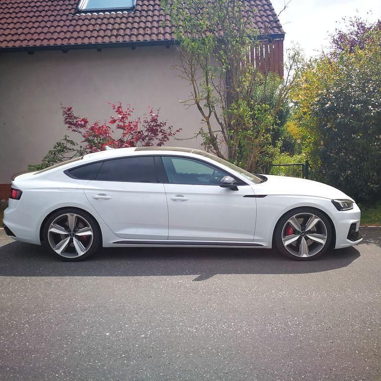 Weiß Gebraucht 2019 Audi RS5 Sportback Sport Limousine | 59.200 € (Fairer Preis) - Bild 1/4