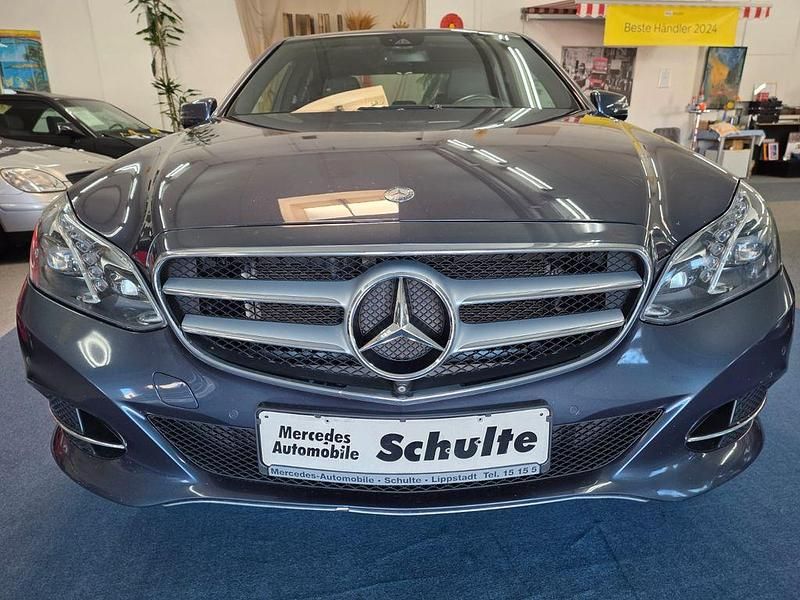 Gebraucht Mercedes E200 Avantgarde 184 PS (135 kW) 2013 Grau Limousine
