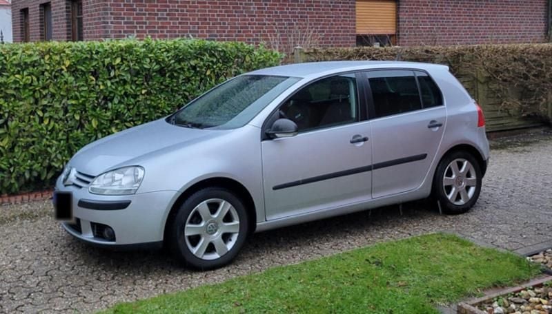 Gebraucht VW Golf V 102 PS (75 kW) 2007 Silber Limousine
