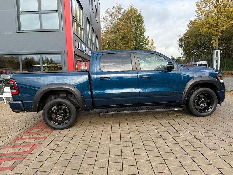 Gebraucht Dodge Ram 401 PS (294 kW) 2020 Blau Pickup