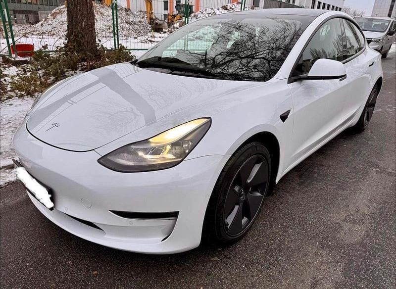 Weiß Gebraucht 2022 Tesla Model 3 Long Range AWD Limousine | 25.250 € (Superpreis) - Bild 1/4