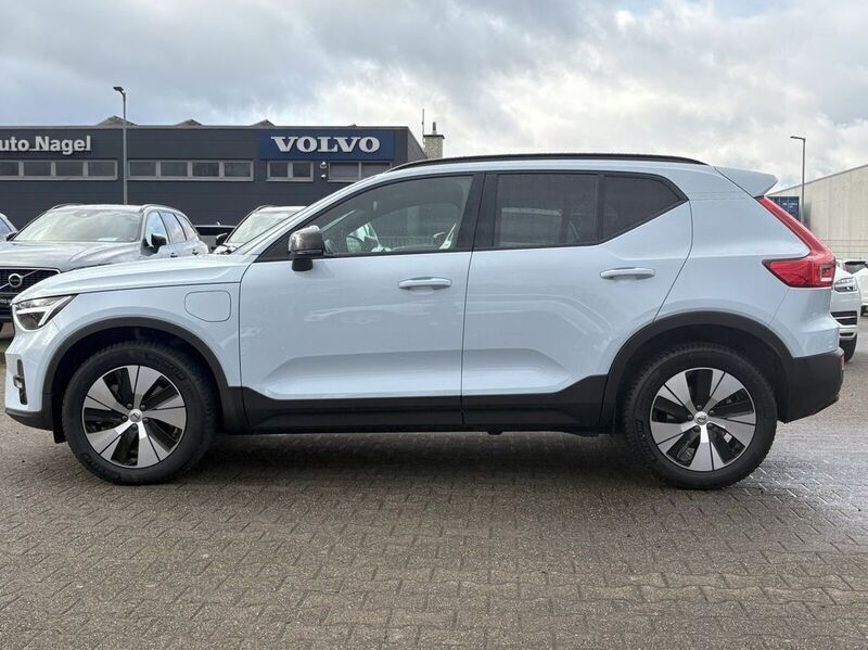 Gebraucht Volvo XC40 Plus 211 PS (155 kW) 2023 Cloud blue / solid SUV