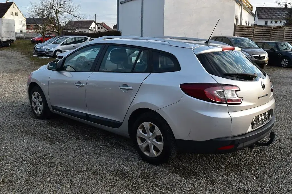 Gebraucht Renault Mégane III Expression 106 PS (77 kW) 2010 Grau Limousine
