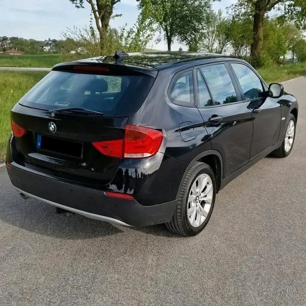 Gebraucht BMW X1 143 PS (105 kW) 2011 Schwarz SUV