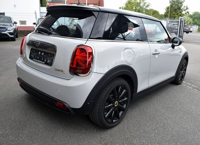 Gebraucht Mini Cooper SE 135 kW (184 PS) 2021 Silber Kleinwagen