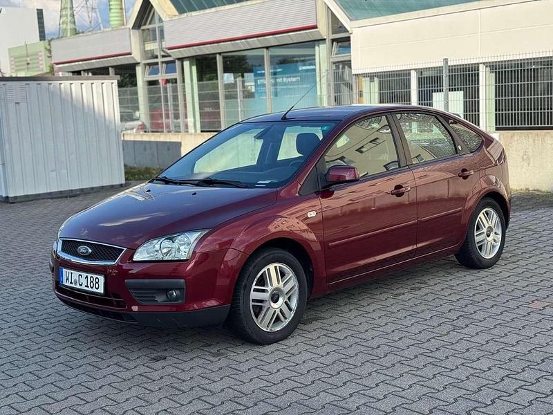 Gebraucht Ford Focus Ghia 101 PS (74 kW) 2006 Rot Kleinwagen
