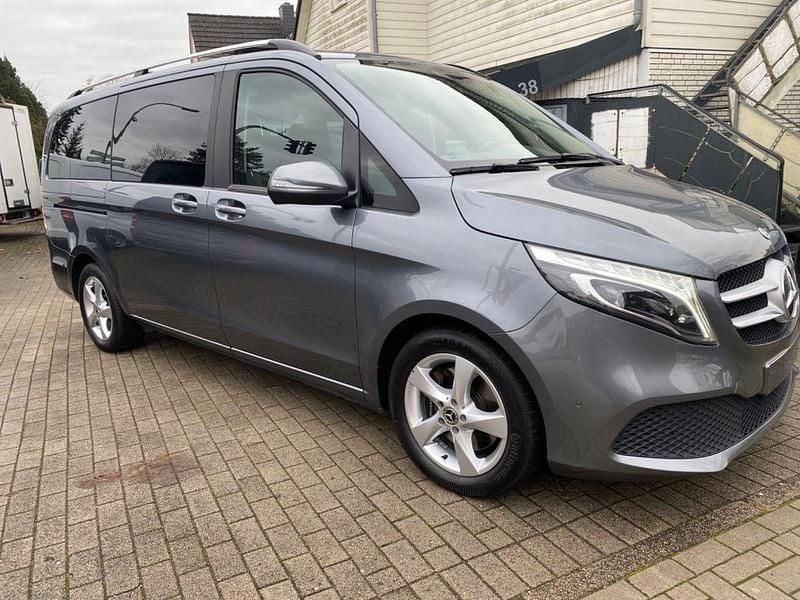 Gebraucht Mercedes V250 Edition 190 PS (139 kW) 2022 Grau Van / Kleinbus