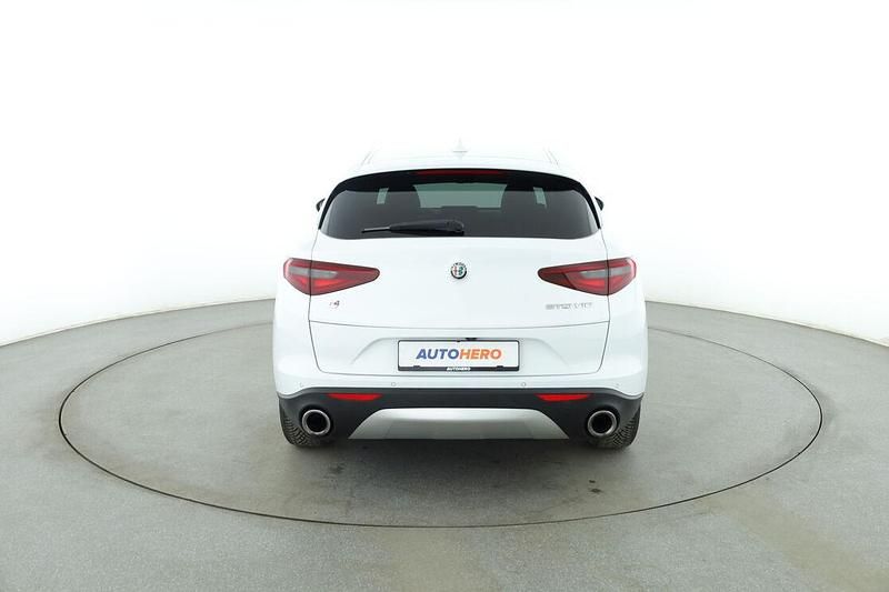 Gebraucht Alfa Romeo Stelvio Super 280 PS (205 kW) 2018 Weiß SUV