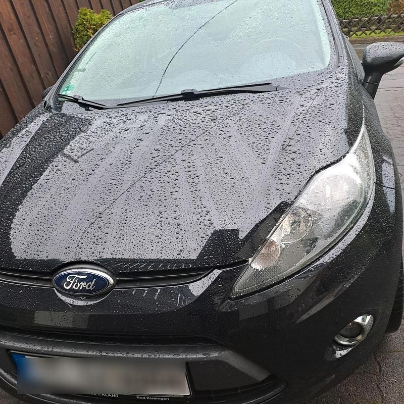 Schwarz Gebraucht 2012 Ford Fiesta Champions Edition Limousine | 5.900 € - Bild 1/4