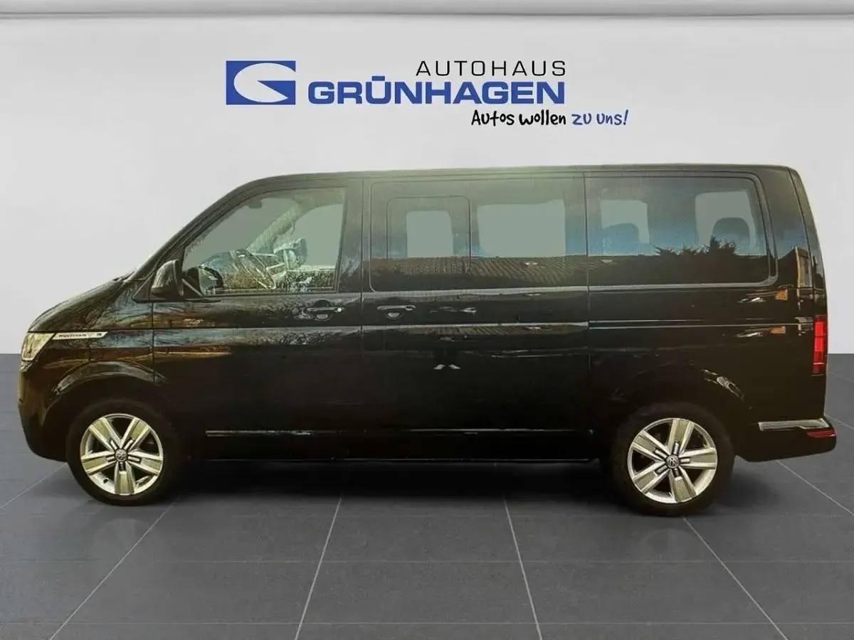 Używany VW Multivan Comfortline 150 KM (110 kW) 2021 Czarny Minivan