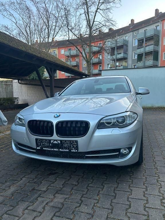 Gebraucht BMW 528 245 PS (180 kW) 2012 Silber Limousine