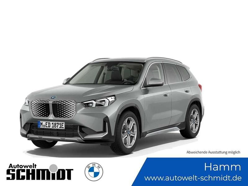 Neu BMW iX1 xLine 230 kW (313 PS) 2025 Space silber metallic SUV