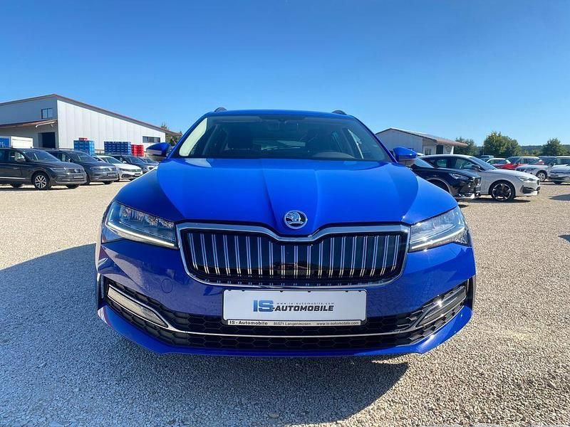 Gebraucht Skoda Superb Ambition 218 PS (160 kW) 2022 Modra energy/energy blue Kombi
