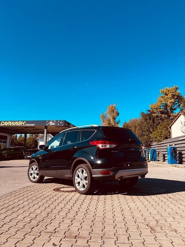 Schwarz Gebraucht 2016 Ford Kuga Titanium SUV | 10.800 € (Etwas zu teuer) - Bild 1/4