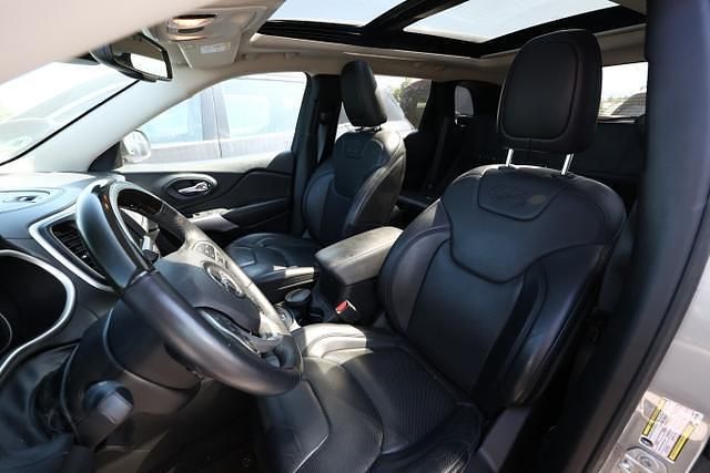 Gebraucht Jeep Cherokee Overland 200 PS (147 kW) 2018 Grau metallic grau metallic SUV