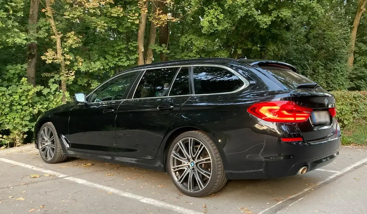 Gebraucht BMW 520 190 PS (139 kW) 2018 Schwarz Kombi