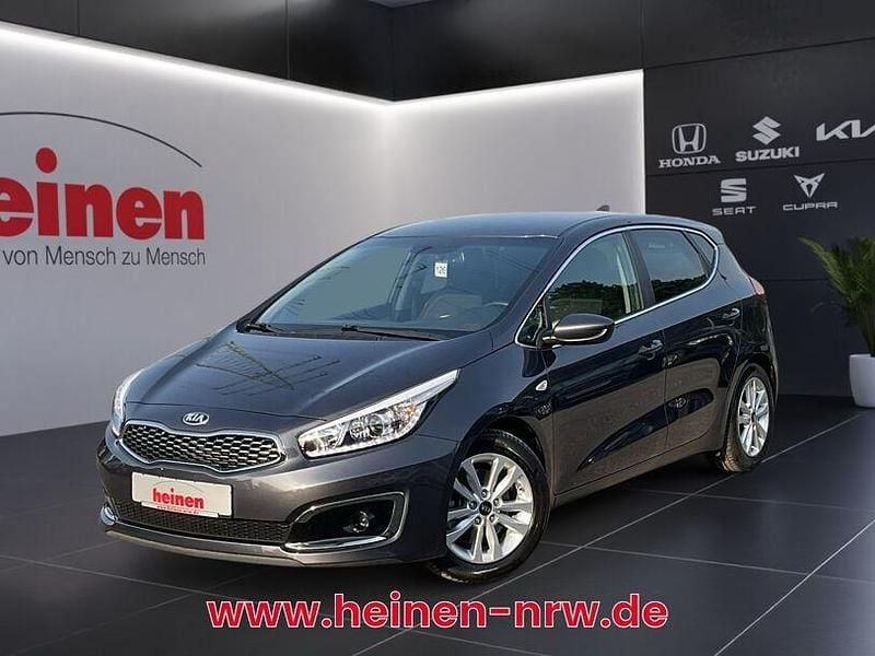 Grau Gebraucht 2018 Kia Ceed 2 Limousine | 13.899 € (Fairer Preis) - Bild 1/4