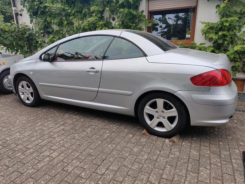 Gebraucht Peugeot 307 CC 150 PS (110 kW) 2004 Silber Cabrio
