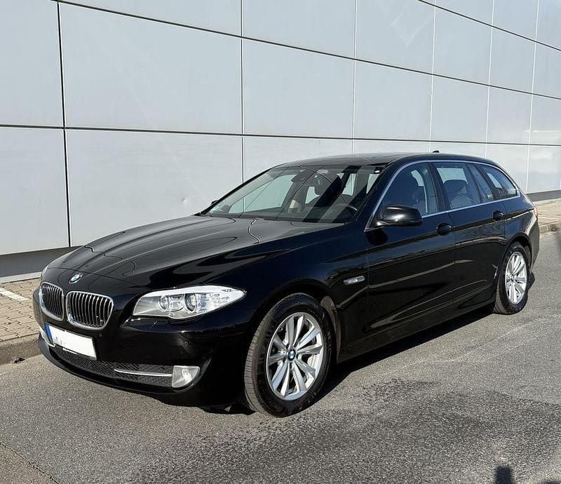 Gebraucht BMW 530 258 PS (189 kW) 2012 Schwarz Kombi