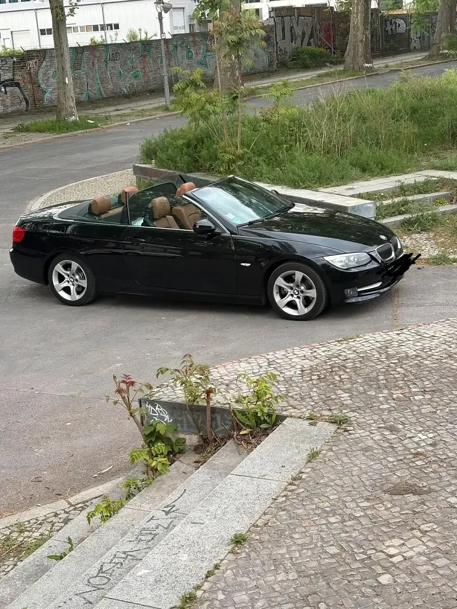 Gebraucht BMW 325 Cabriolet 218 PS (160 kW) 2012 Schwarz Cabrio