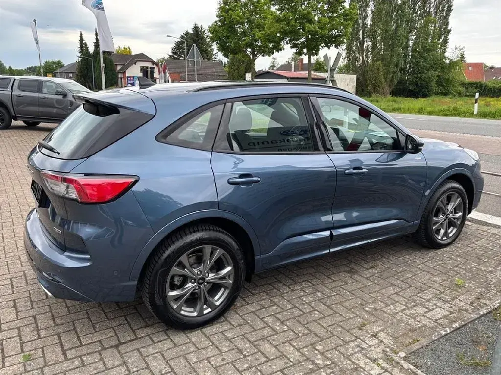 Gebraucht Ford Kuga ST-Line 152 PS (111 kW) 2024 Chromablau metallic SUV