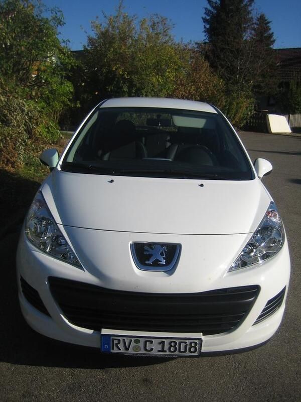 Gebraucht Peugeot 207 102 PS (75 kW) 2009 Weiß Kleinwagen