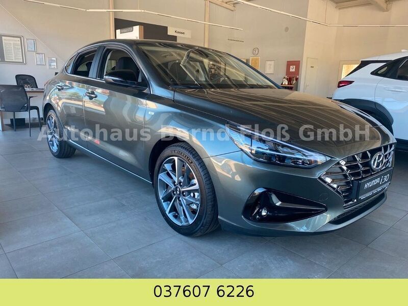 Gebraucht 2023 Hyundai i30 Limousine | 26.490 € (Teuer) - Bild 1/4