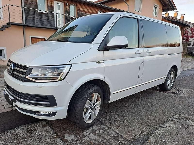 Weiß Gebraucht 2016 VW T6 Highline Van | 36.500 € (Superpreis) - Bild 1/4