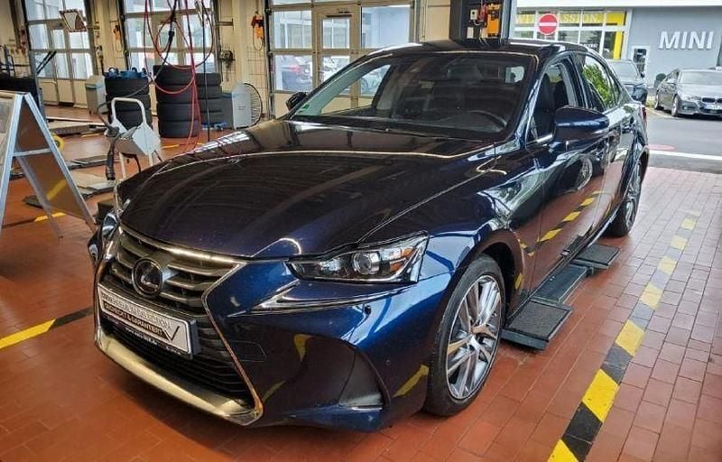 Blau Gebraucht 2019 Lexus IS300h Executive Line Limousine | 24.490 € (Guter Preis) - Bild 1/4