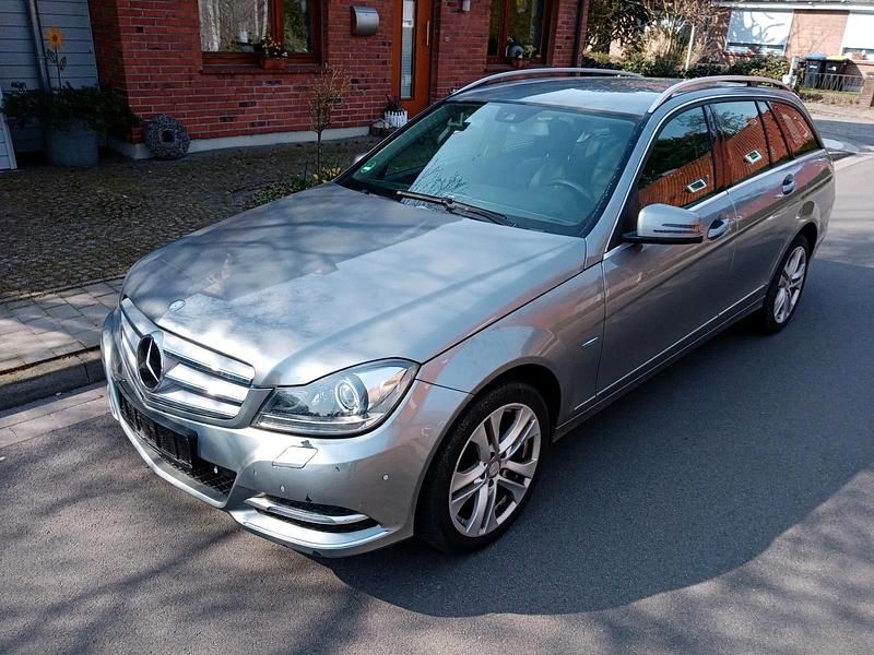Gebraucht Mercedes C300 231 PS (169 kW) 2011 Grau Kombi