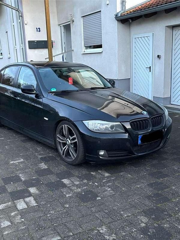 Gebraucht BMW 320 M Sport 177 PS (130 kW) 2009 Schwarz Limousine