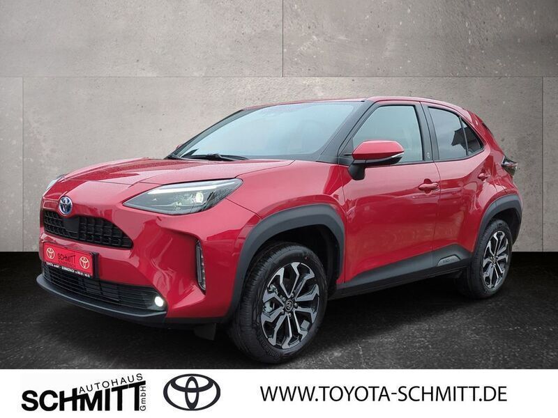 Blau Neu 2024 Toyota Yaris Cross Team SUV | 28.900 € - Bild 1/4