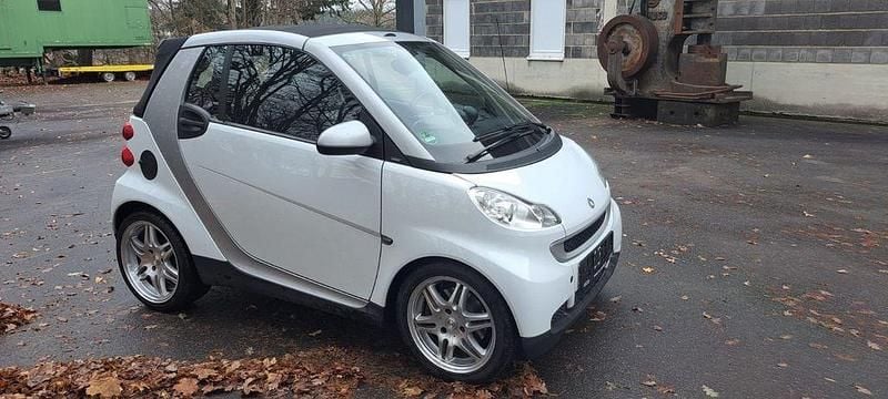 Weiß Gebraucht 2010 Smart ForTwo Cabrio Brabus Cabrio | 6.500 € (Guter Preis) - Bild 1/4