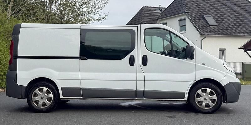 Gebraucht Renault Trafic 90 PS (66 kW) 2012 Weiß Van / Kleinbus