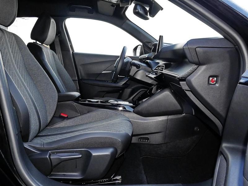 Gebraucht Peugeot e-2008 Allure 114 kW (156 PS) 2023 Schwarz SUV
