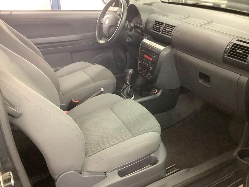 Gebraucht VW Fox 54 PS (39 kW) 2010 Rot Kleinwagen