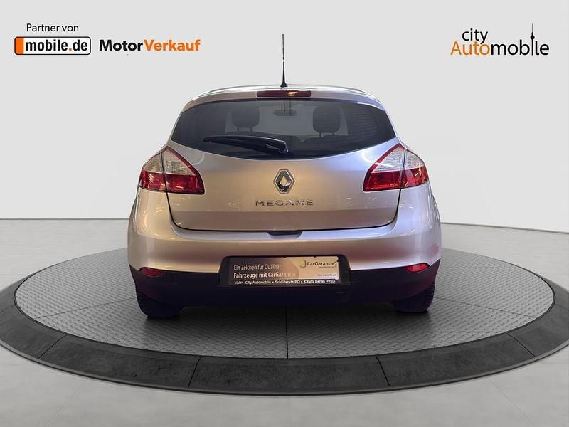 Gebraucht Renault Mégane 101 PS (74 kW) 2009 Silber Limousine