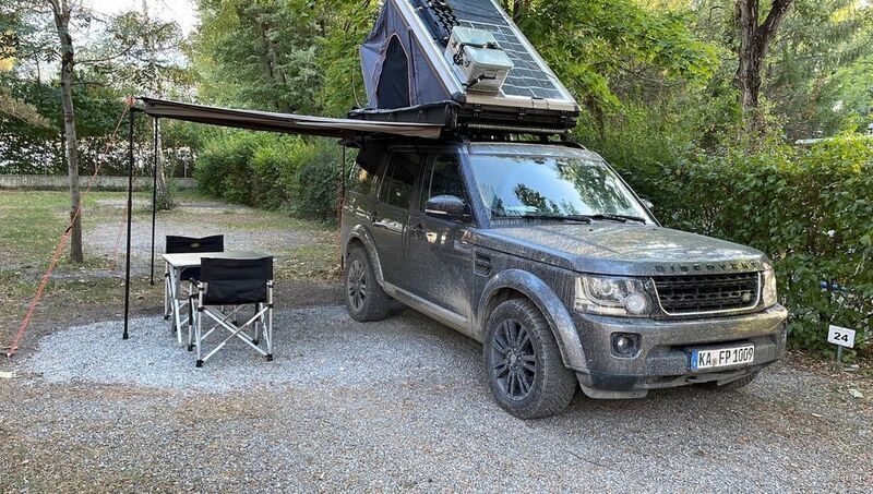 Grau Gebraucht 2014 Land Rover Discovery 4 HSE SUV | 31.499 € - Bild 1/4