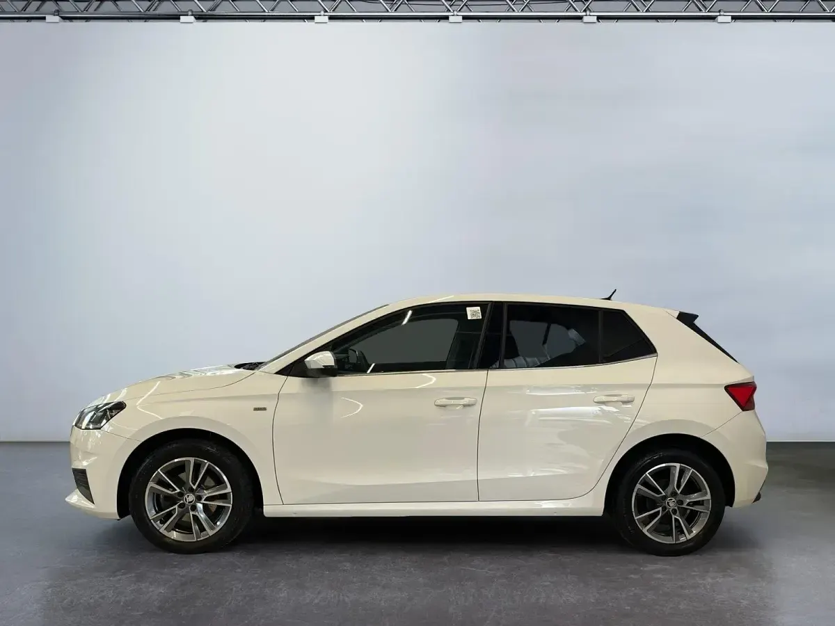 Gebraucht Skoda Fabia Tour 110 PS (80 kW) 2022 Candyweiss Kleinwagen
